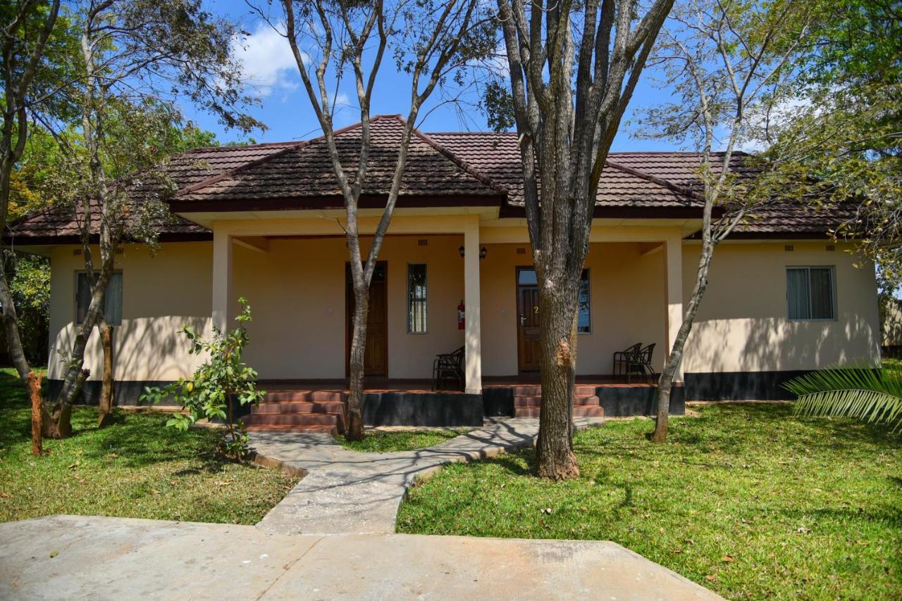 Chamba Valley Exotic Hotel Lusaka Exterior foto
